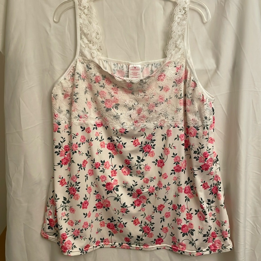 Floral lacey tank top